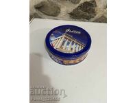 Метална кутия