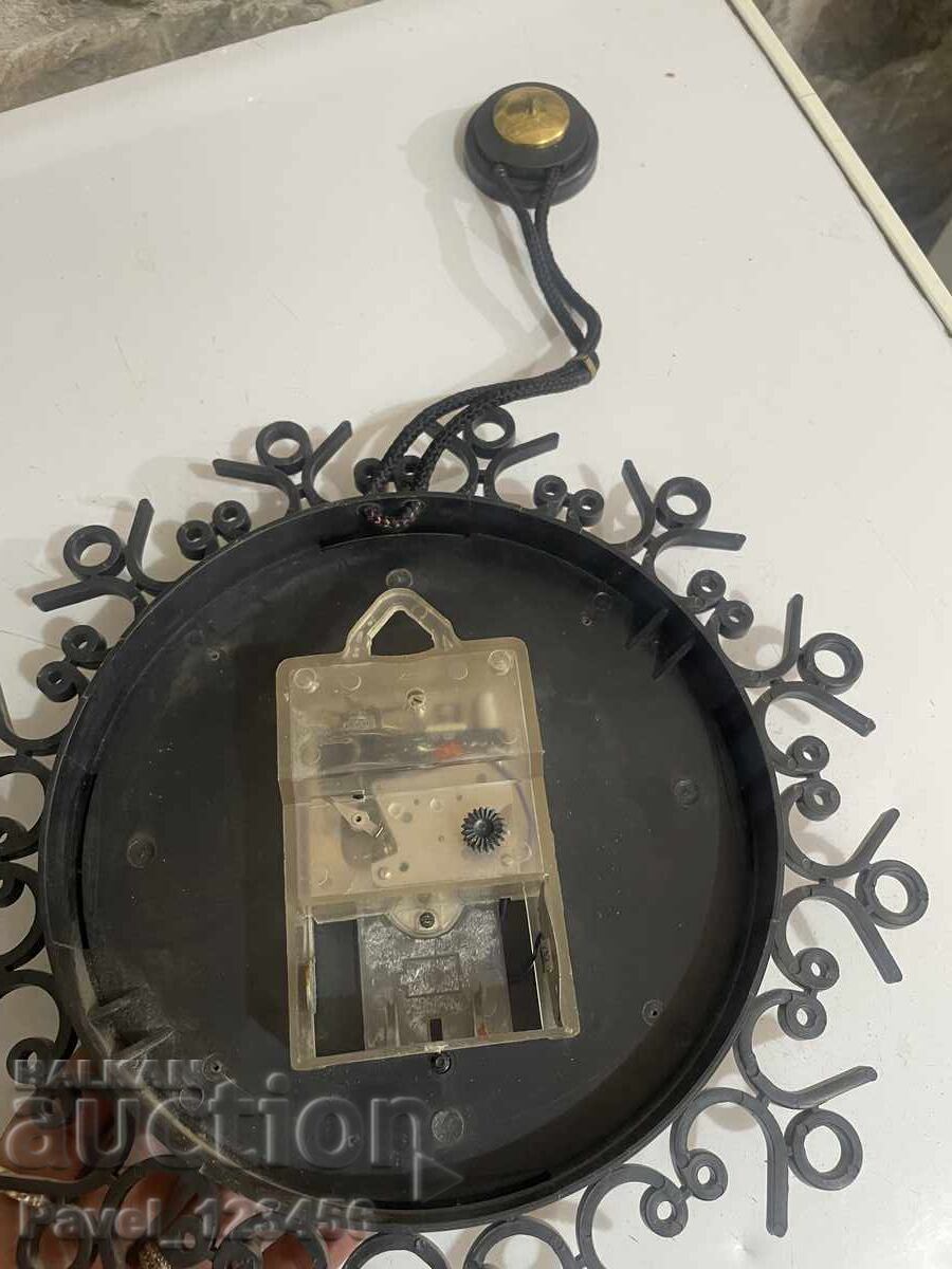 Auction Amber wall clock Auction Amber wall clock