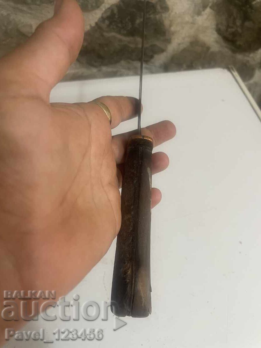 A very old knife with price 99.99 BGN | € 51.12 A very old knife with price 99.99 BGN | € 51.12