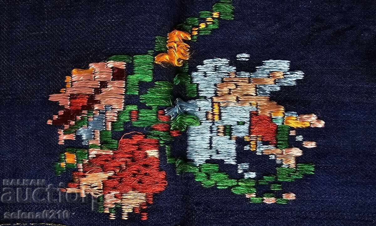 Автентична престилка за северняшка носия със сърма с цена 55.00 лв. | € 28.12