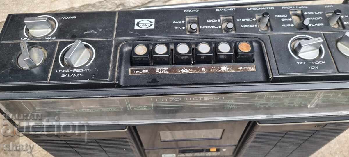 Παλιό κασετόφωνο Elit με τιμή 120.00 BGN | € 61.36 Παλιό κασετόφωνο Elit με τιμή 120.00 BGN | € 61.36