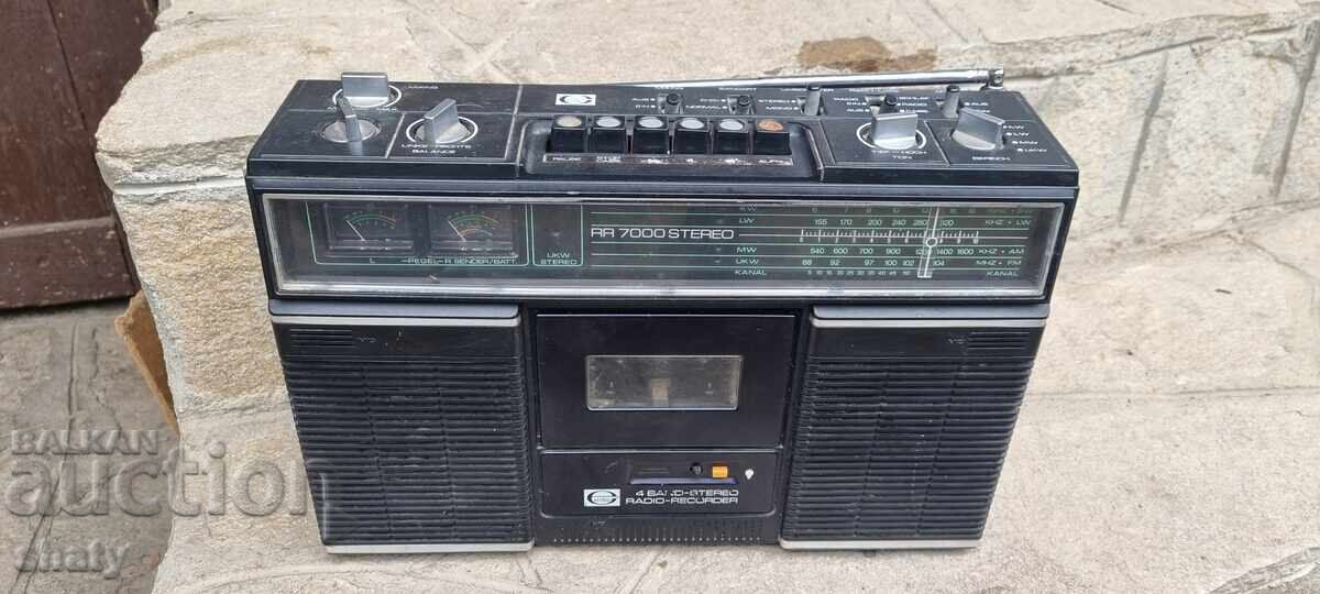 Παλιό κασετόφωνο Elit Παλιό κασετόφωνο Elit