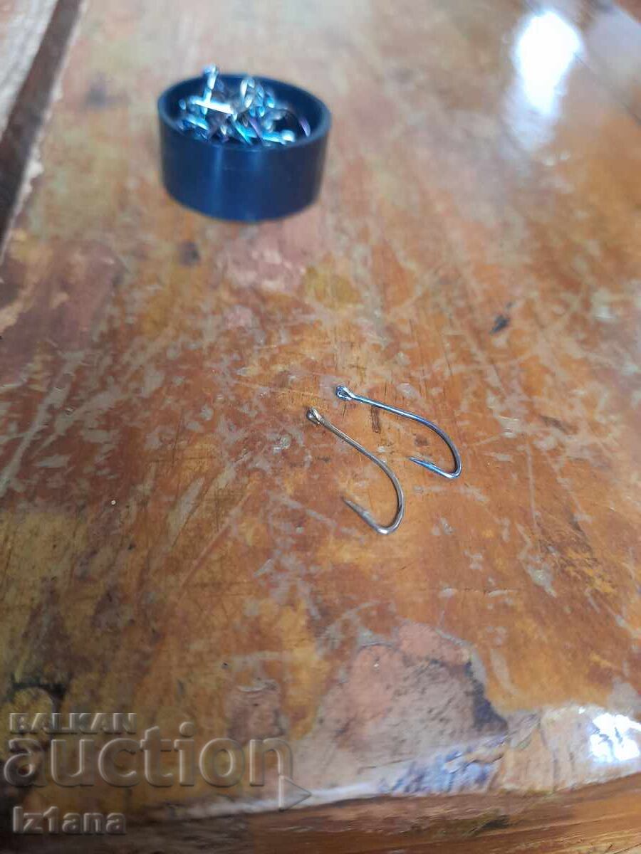 Livrarea Cârlige de pescuit rusești vechi