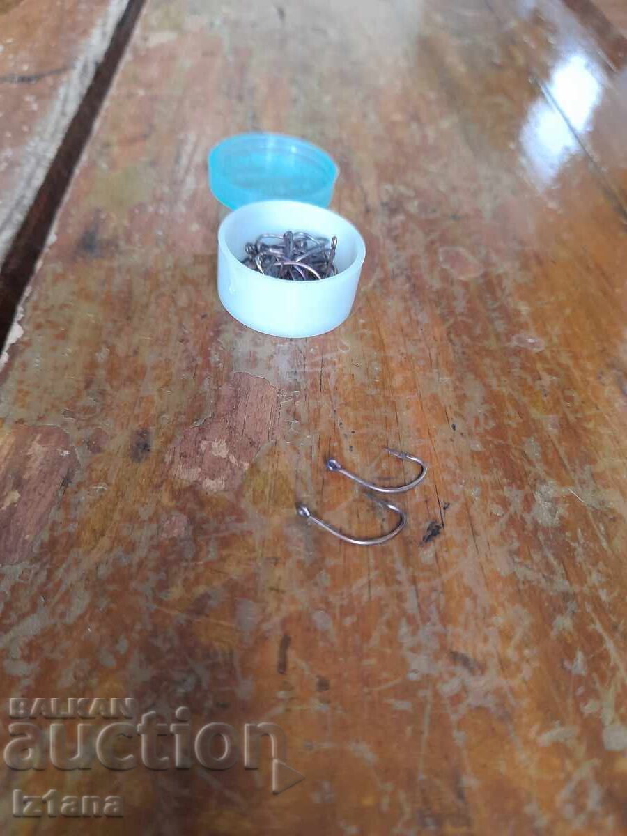 Livrarea Cârlige de pescuit rusești vechi
