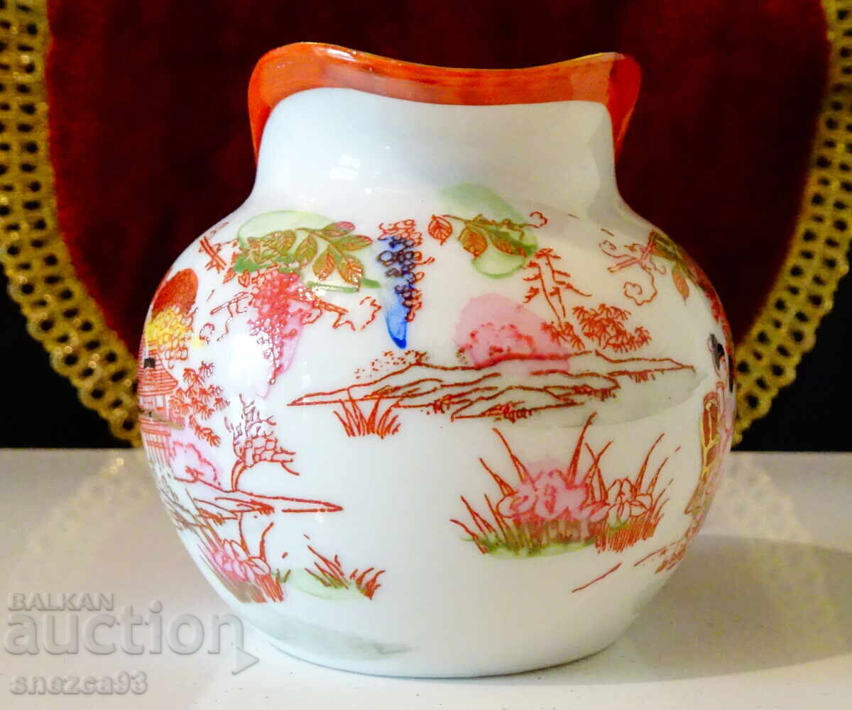 Livrarea Cană japoneză din porțelan, aur, gheise