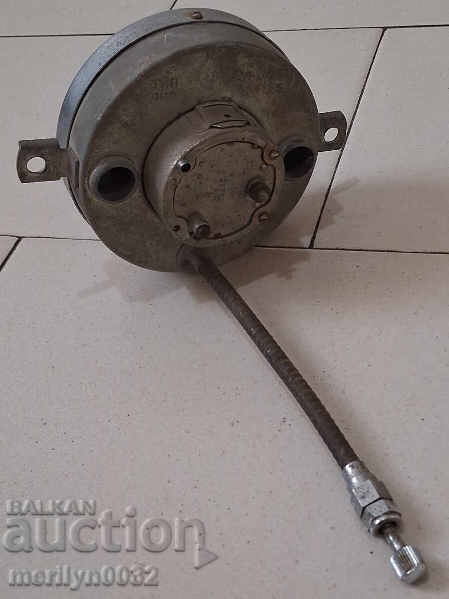 Δημοπρασία Chasovnik za avtomobil "VOLGA" M-21, leka kola s elenche Δημοπρασία Chasovnik za avtomobil "VOLGA" M-21, leka kola s elenche