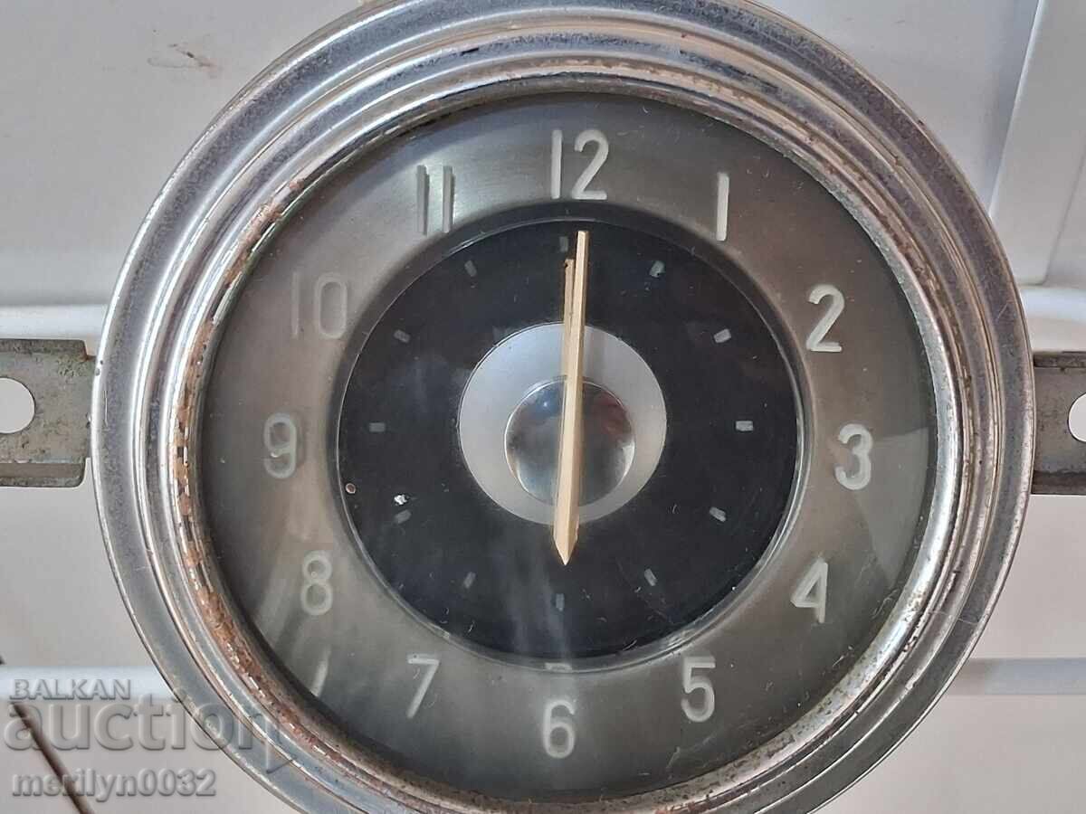 Chasovnik za avtomobil "VOLGA" M-21, leka kola s elenche Chasovnik za avtomobil "VOLGA" M-21, leka kola s elenche