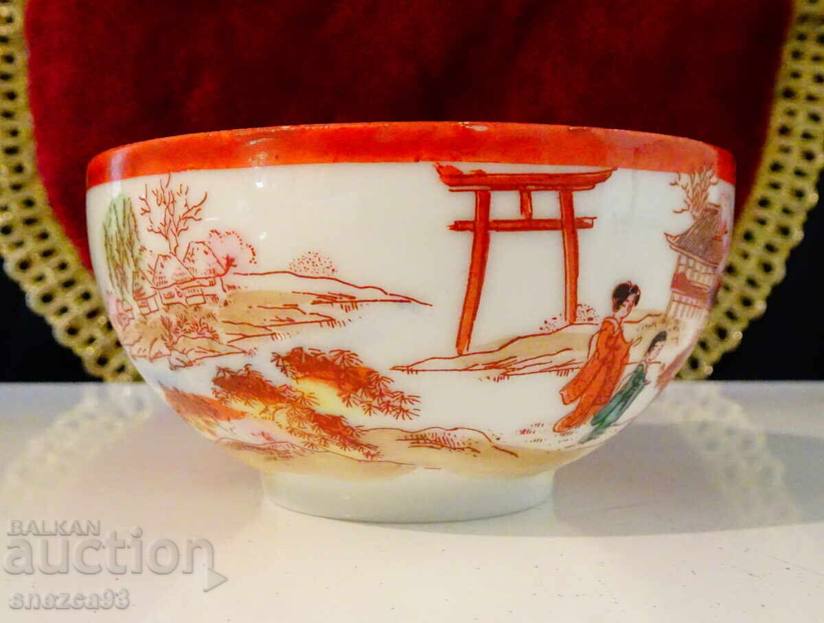 Ceașcă de porțelan japonez Kutani, coajă de ou cu preț 10.00 BGN | € 5.11