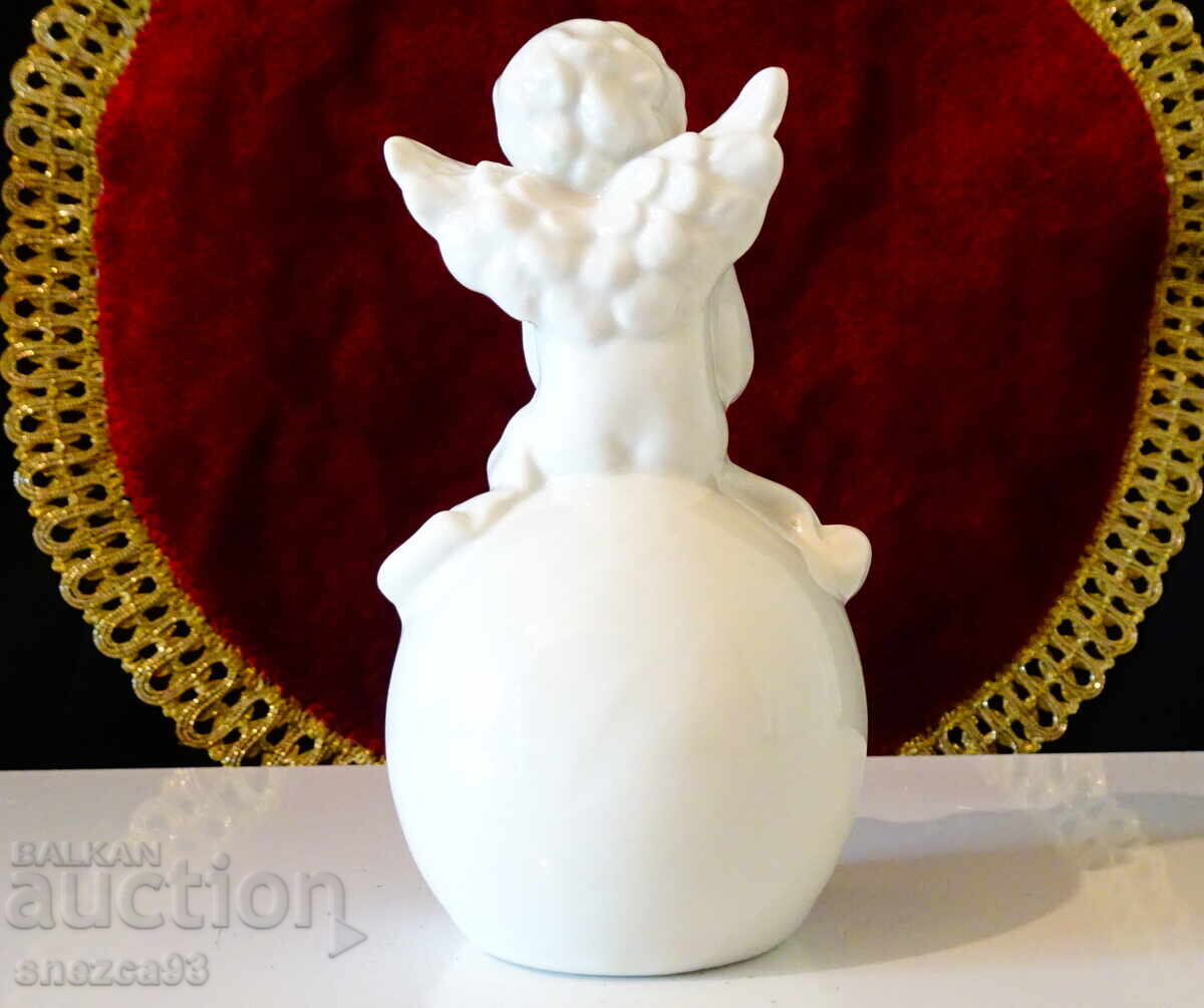 Доставка на Порцеланова статуетка,фигура Ангел,Херувим.