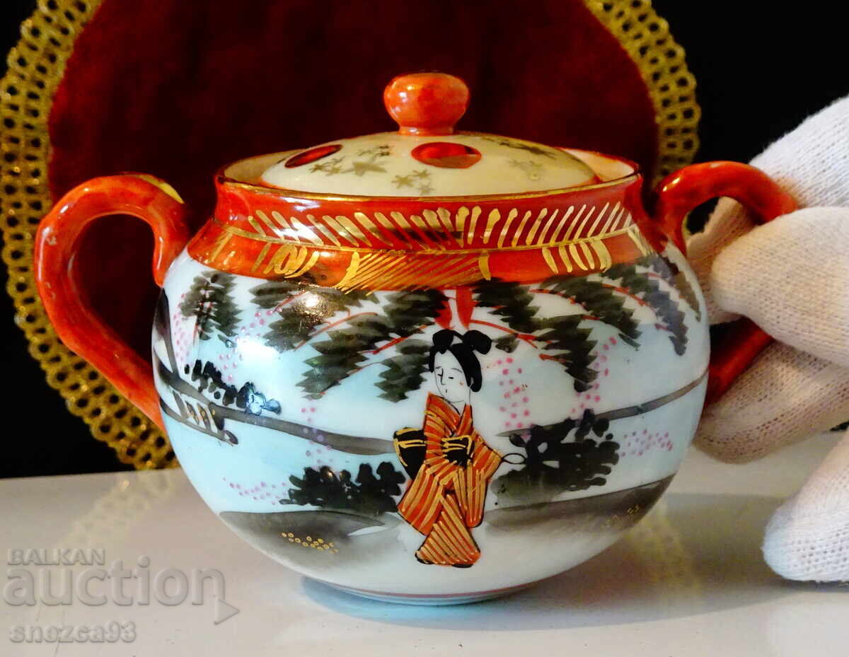 Delivery of Sugar bowl Japanese porcelain Kutani, gold