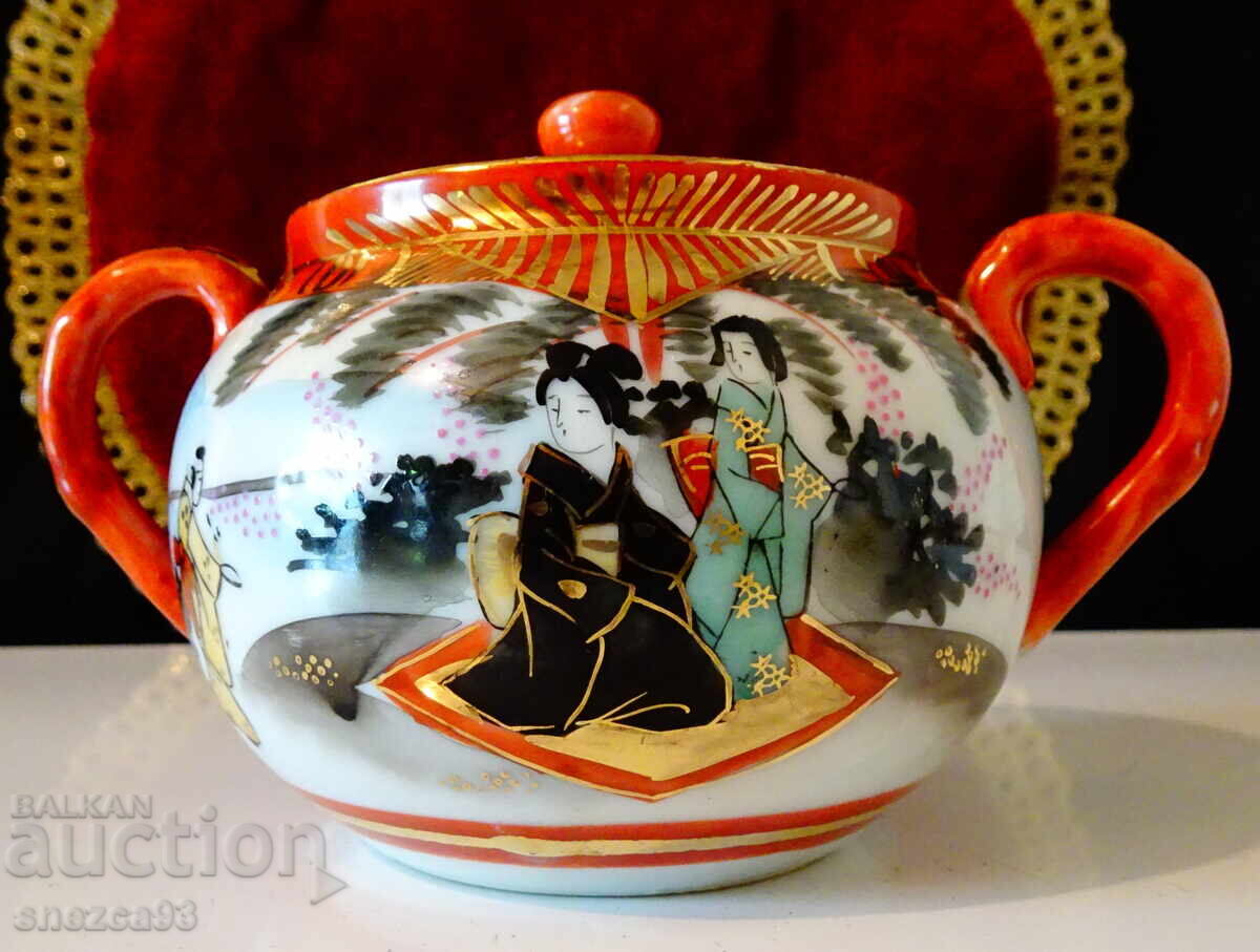 Sugar bowl Japanese porcelain Kutani, gold