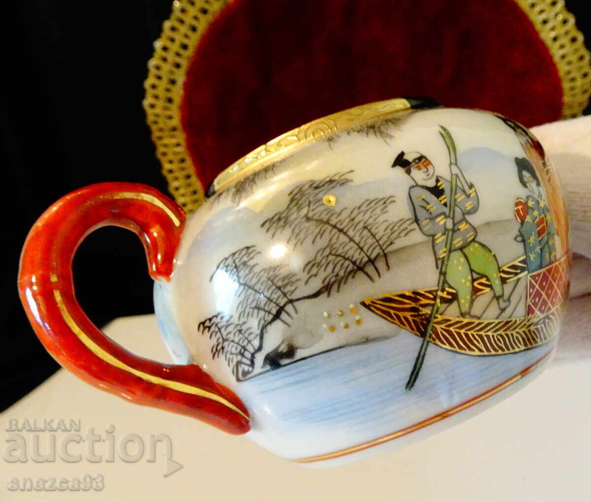 Auction  Sugar bowl Japanese porcelain Satsuma, gold