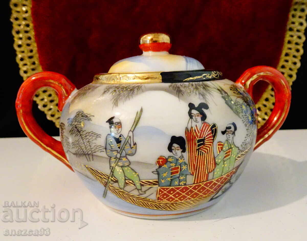 Sugar bowl Japanese porcelain Satsuma, gold