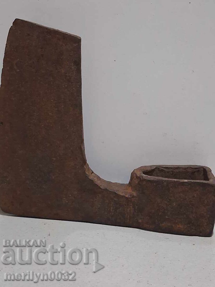 Delivery of Old ax ax tool wrought iron Delivery of Old ax ax tool wrought iron