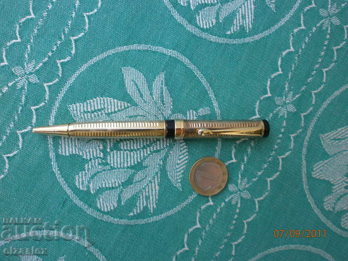 Old metal fountain pen Old metal fountain pen