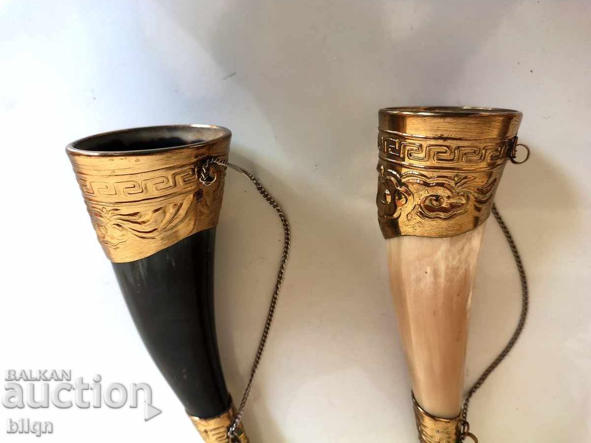 Παράδοση Εξαιρετικά Γεωργιανά Κέρατα, Μπαρουτοθήκες