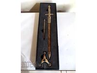 Sabie fantastică pentru scrisori cu suport