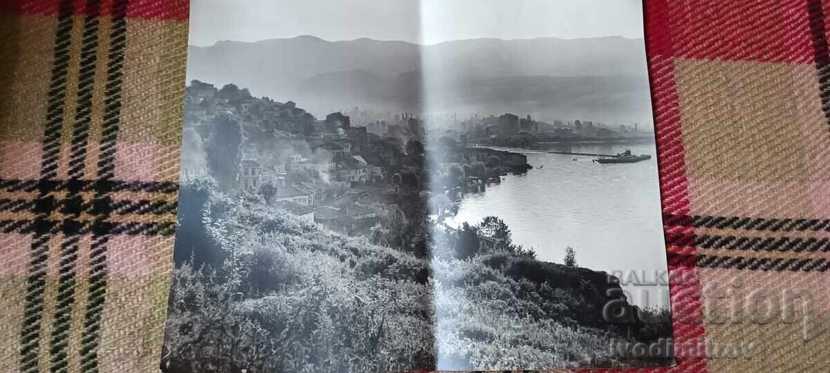 Photo Location by the lake