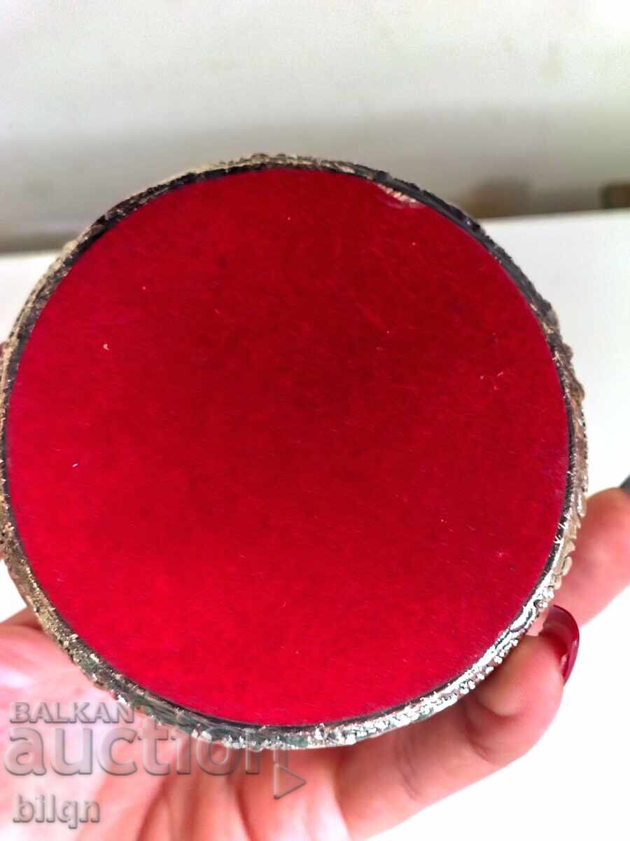 Υπέροχο Σχεδιαστικό Κουτί Κοσμημάτων "Bergers" - 6 Υπέροχο Σχεδιαστικό Κουτί Κοσμημάτων "Bergers" - 6