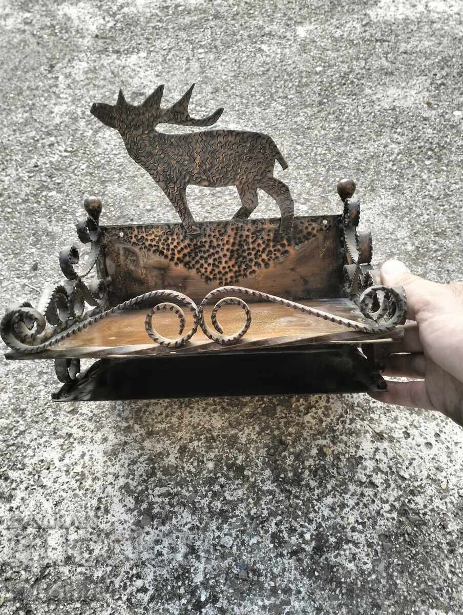 Παλιά μεταλλική ραφιέρα με τιμή € 39.99 | 78.21 BGN