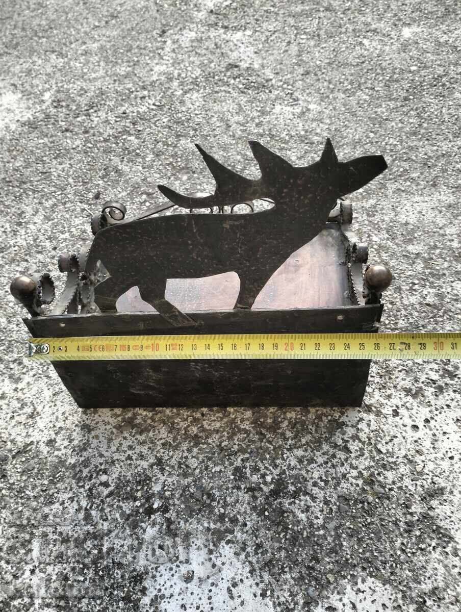 Δημοπρασία Παλιά μεταλλική ραφιέρα