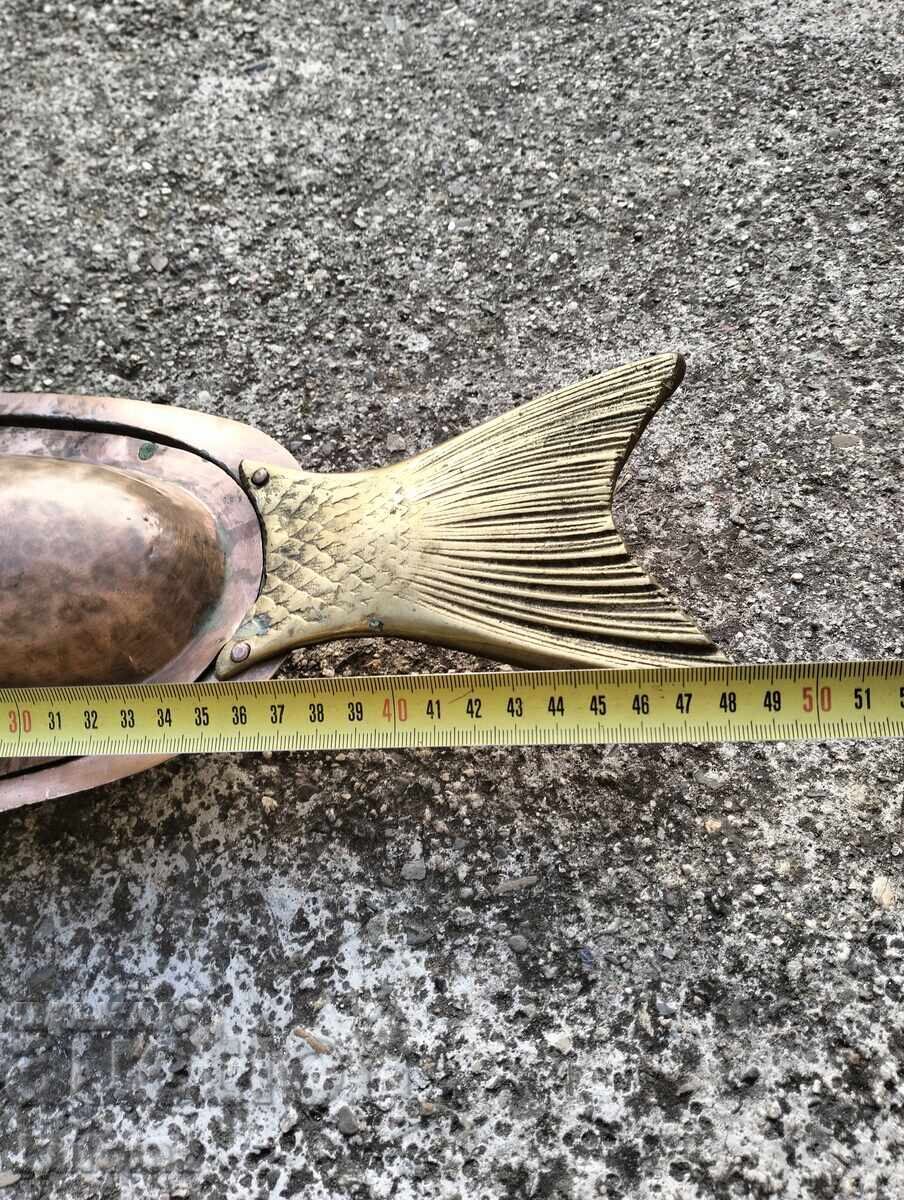 Tavă de cupru lucrată manual în formă de pește cu preț € 89.99 | 176.01 BGN