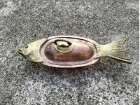 Tavă de cupru lucrată manual în formă de pește