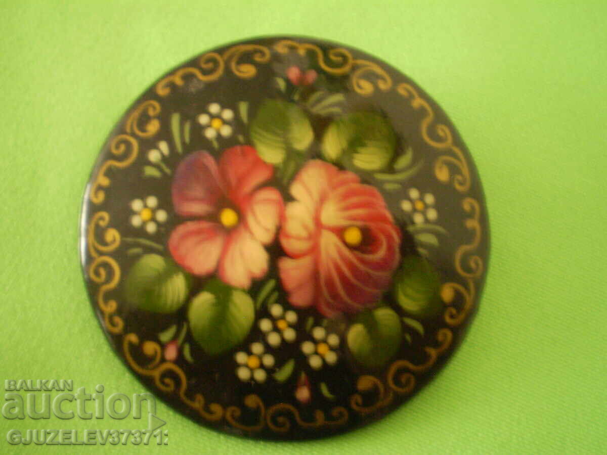 Χειροποίητη ρετρό ρωσική καρφίτσα μαύρου σμάλτου με τριαντάφυλλα, υπογεγραμμένη