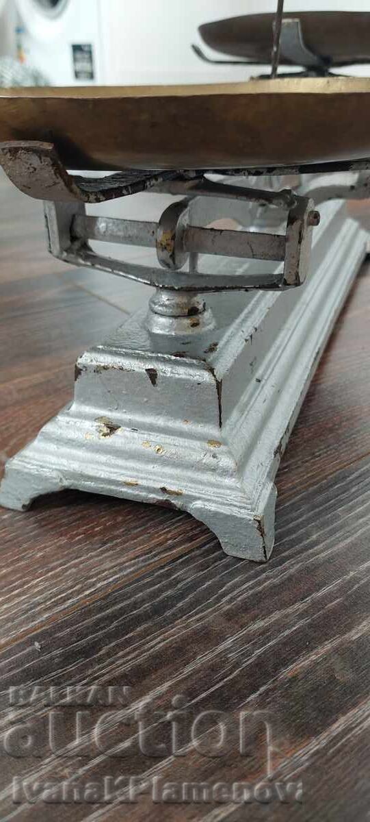 Vintage Balance Scale for Connoisseurs - 6