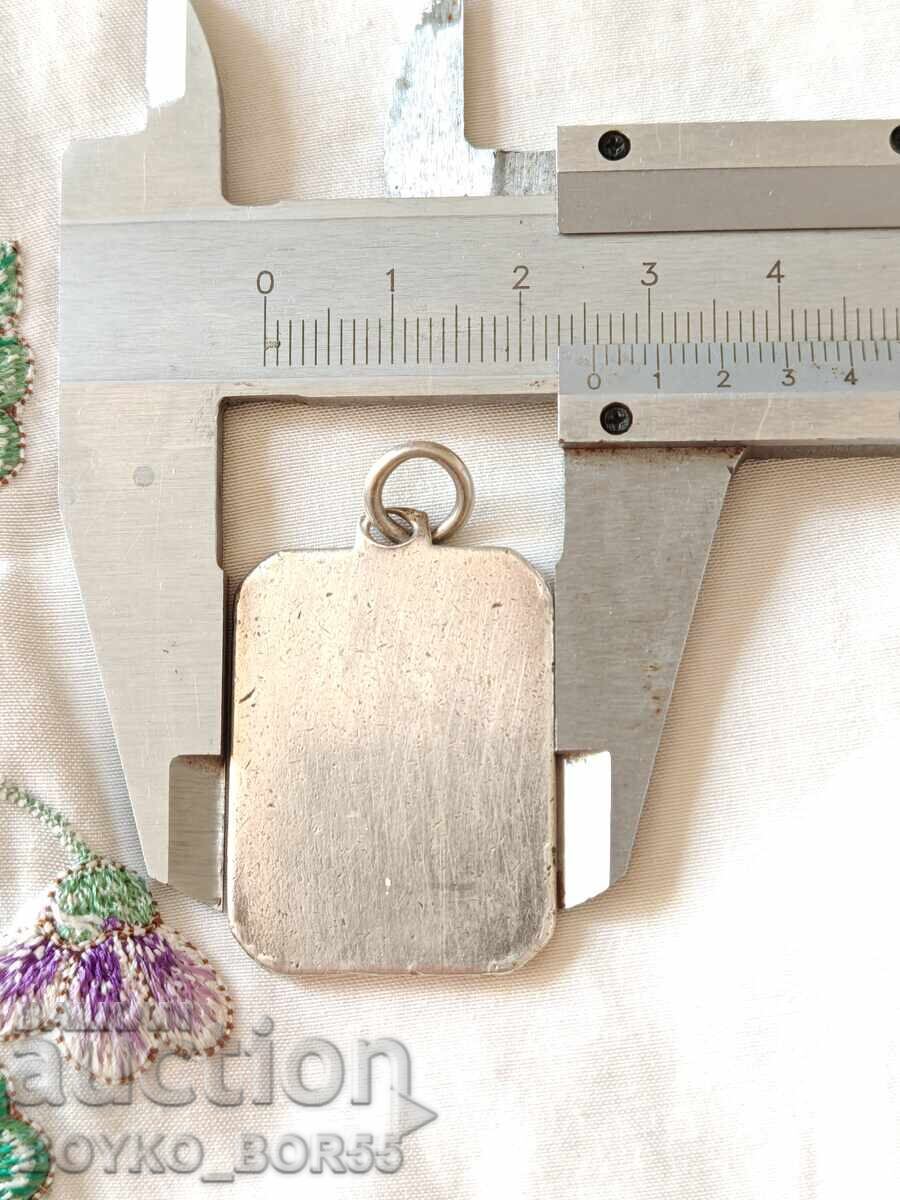 Старинен Сребърен Медальон Свети Христофор с цена 69.00 лв. | € 35.28