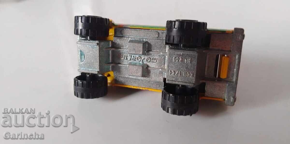 Delivery of Majorette 1/64