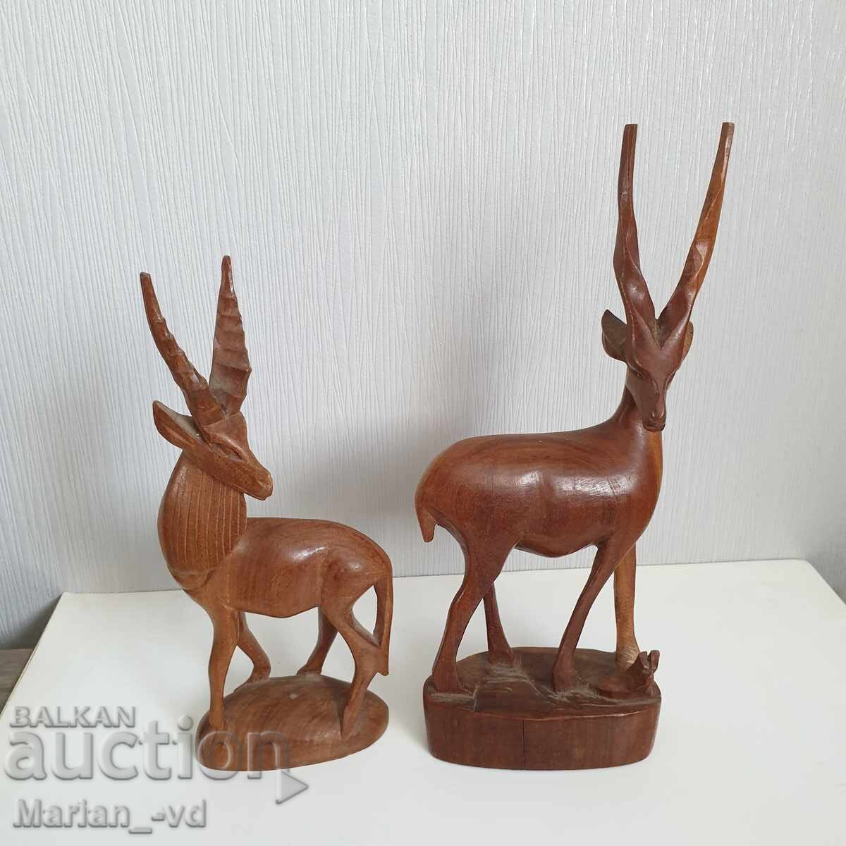 Old wooden deer figures Old wooden deer figures