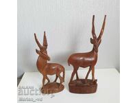 Figurine vechi din lemn de cerbi