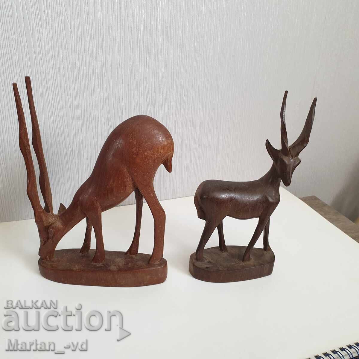 Old wooden deer figures - 7