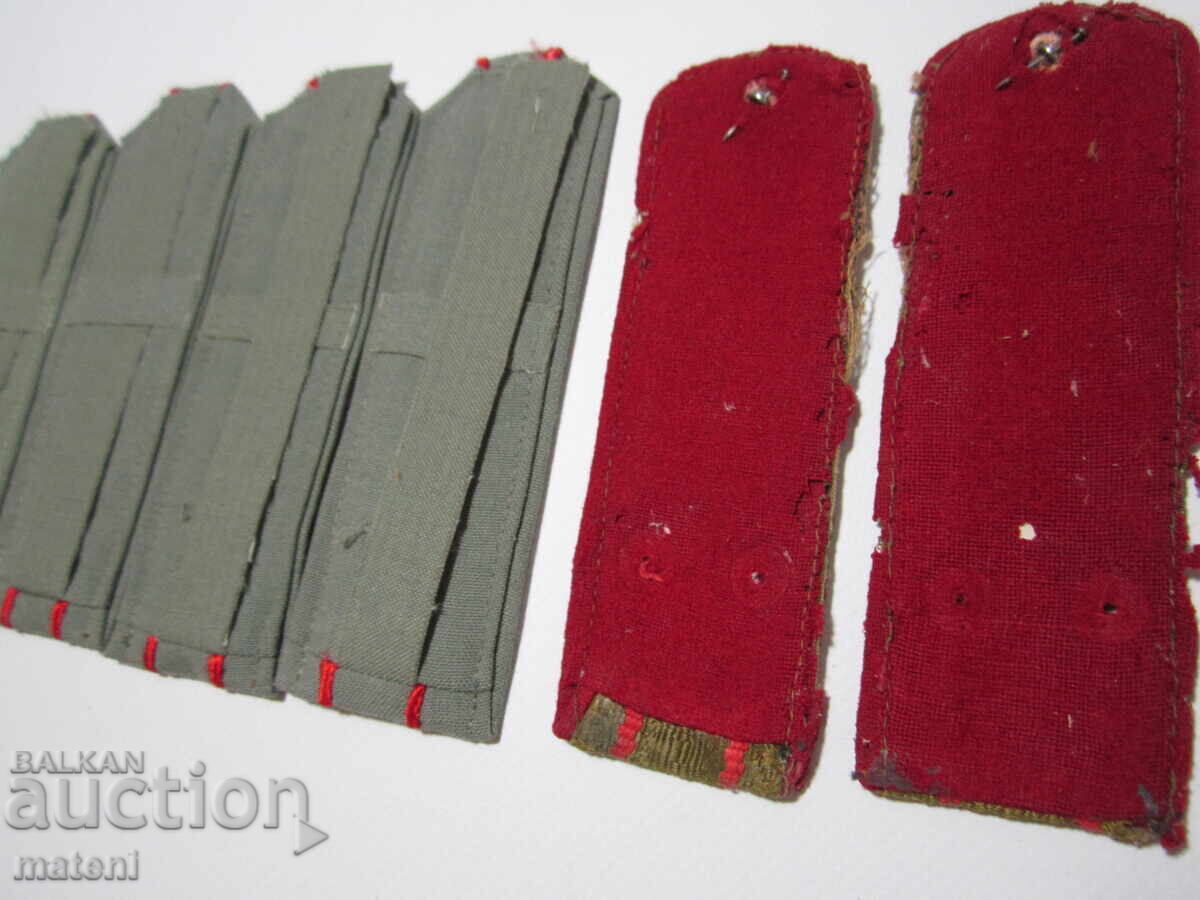 EPOLONII MILITARE VECHI cu preț € 2.00 | 3.91 BGN