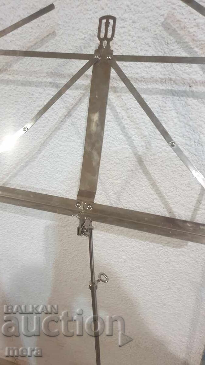 Επαγγελματική γερμανική βάση για παρτιτούρες με τιμή 48.00 BGN | € 24.54