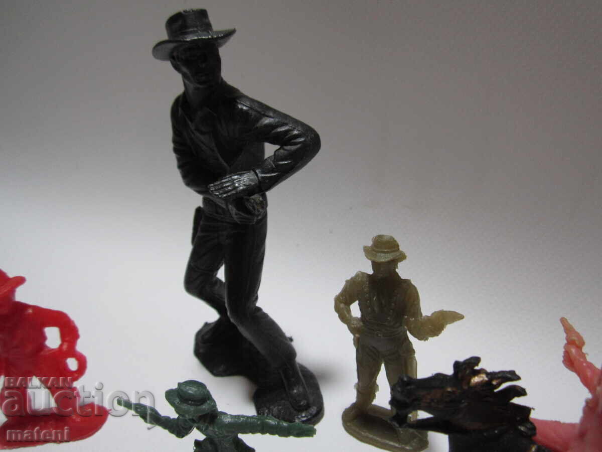 ΠΑΛΙΑ ΠΑΙΔΙΚΑ ΠΑΙΧΝΙΔΙΑ ΦΙΓΟΥΡΕΣ ΚΑΟΥΜΠΟΗ με τιμή € 2.00 | 3.91 BGN