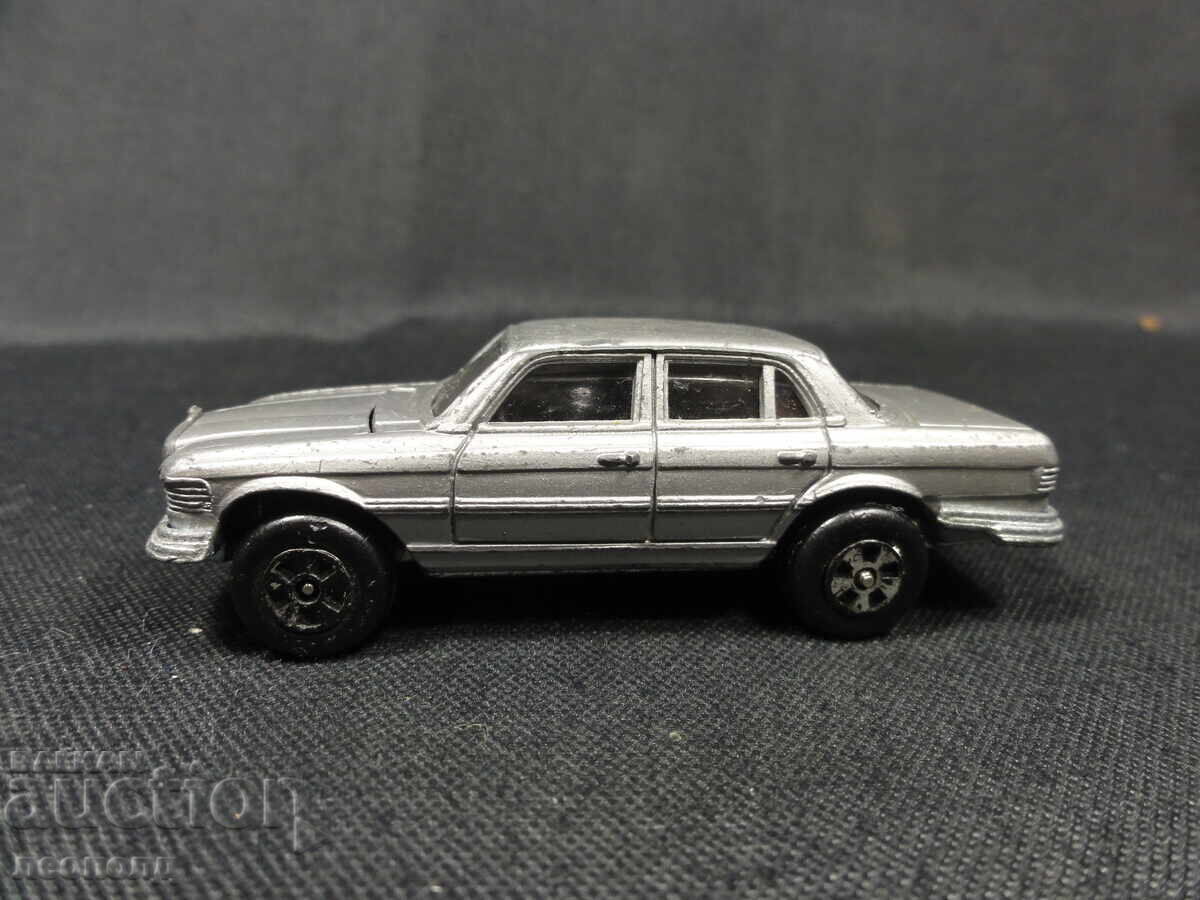 OLD RETRO METAL CAR MERCEDES 450 SE LINTOY HONG KONG with price 30.00 BGN | € 15.34