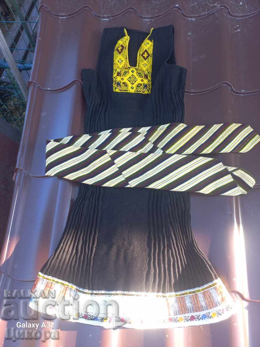 STAR ELKHOVSKI SUKMAN I BANDANA NOSIYA cu preț 550.00 BGN | € 281.21