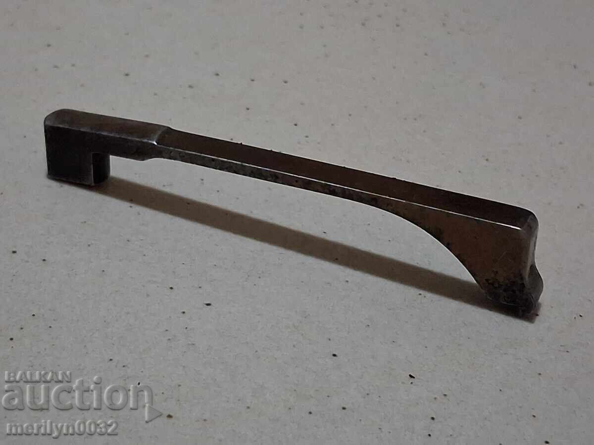 Част, детайл за пистолет Люгер Р-08 WW2 Вермахт Част, детайл за пистолет Люгер Р-08 WW2 Вермахт