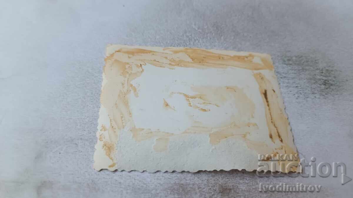 Снимка Трима младежи на плажа с цена 2.35 лв. | € 1.20