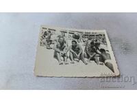 Fotografie Varna Trei bărbați pe plajă 1954