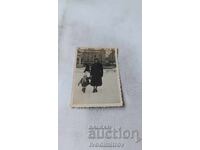 Φωτογραφία Σοφία Ζέβα και μικρό κοριτσάκι τον χειμώνα