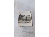 Fotografie Burgas Băiat pe malul mării 1937
