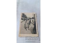 Φωτογραφία Σοφία Δύο νεαρές γυναίκες σε έναν περίπατο