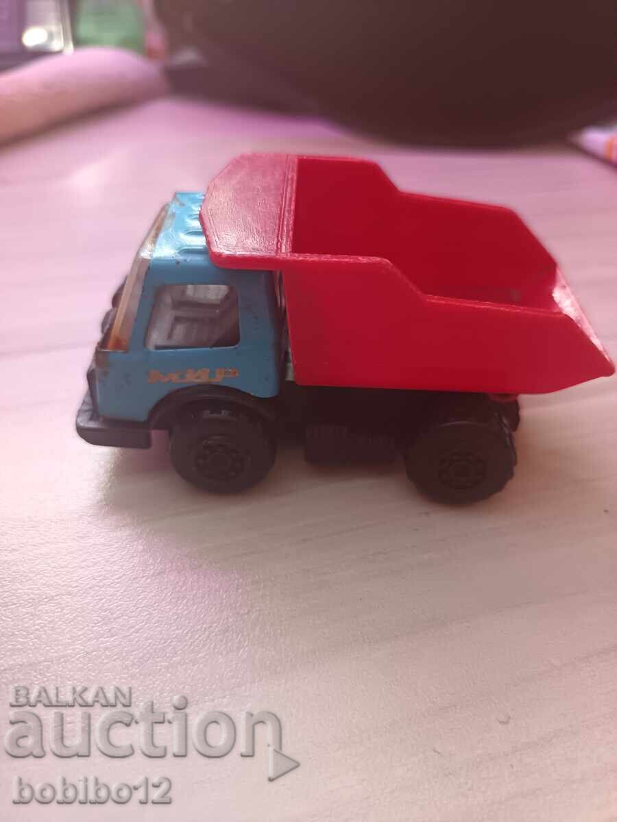 Παράδοση Παλιό λαμαρινένιο σοσιαλιστικό παιχνίδι