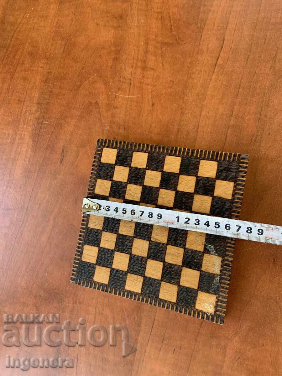 КУТИЯ ЗА ШАХ ДЪРВО ПИРОГРАФ с цена 9.00 лв. | € 4.60