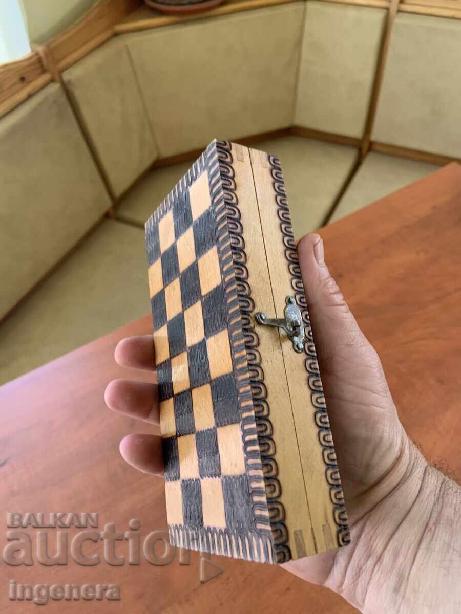 КУТИЯ ЗА ШАХ ДЪРВО ПИРОГРАФ - 5