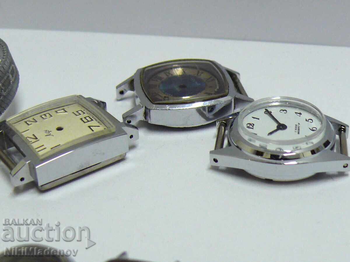 Лот Съветски корпуси за дамски ръчни часовници - 5 Лот Съветски корпуси за дамски ръчни часовници - 5