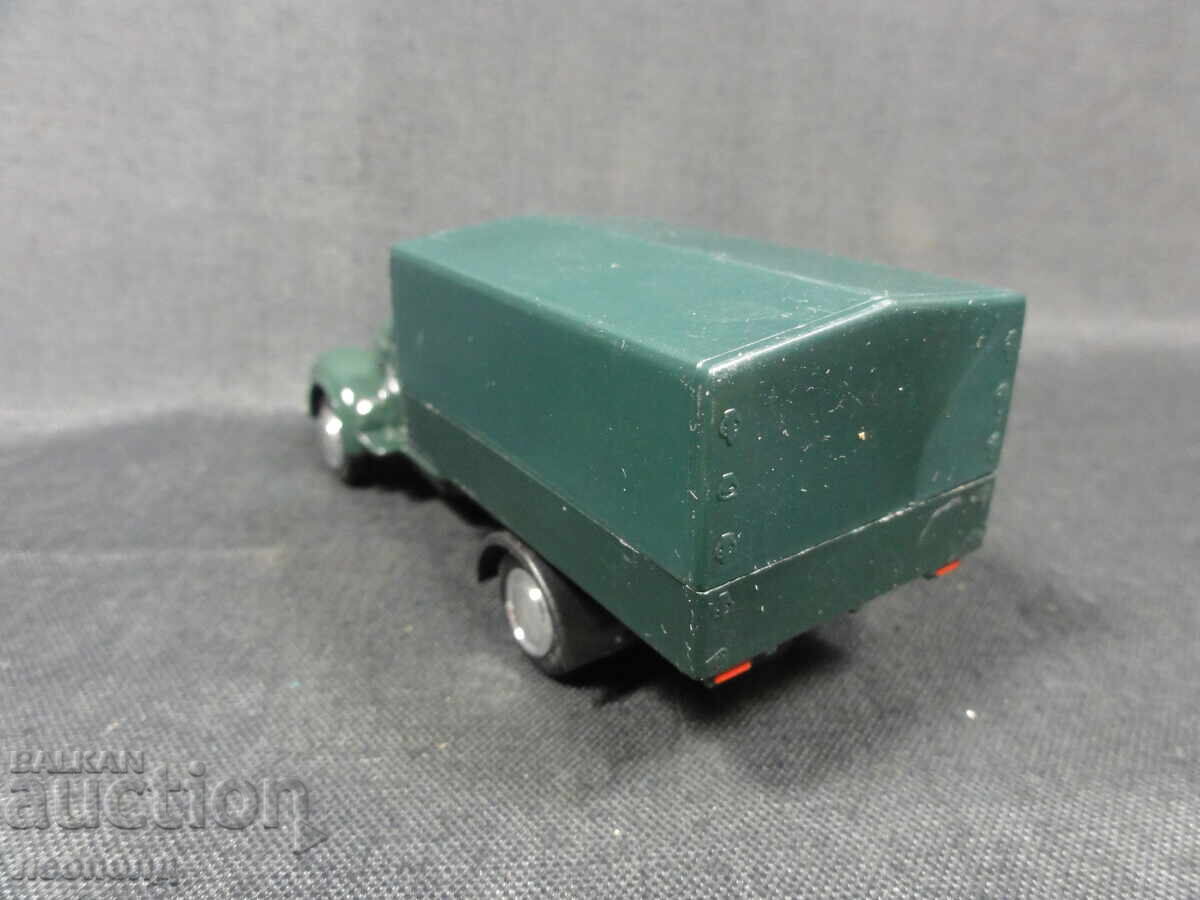 Auction 1/43 METAL CAR SCALE MODEL FRAMO V 901/2 WORLEIN Auction 1/43 METAL CAR SCALE MODEL FRAMO V 901/2 WORLEIN